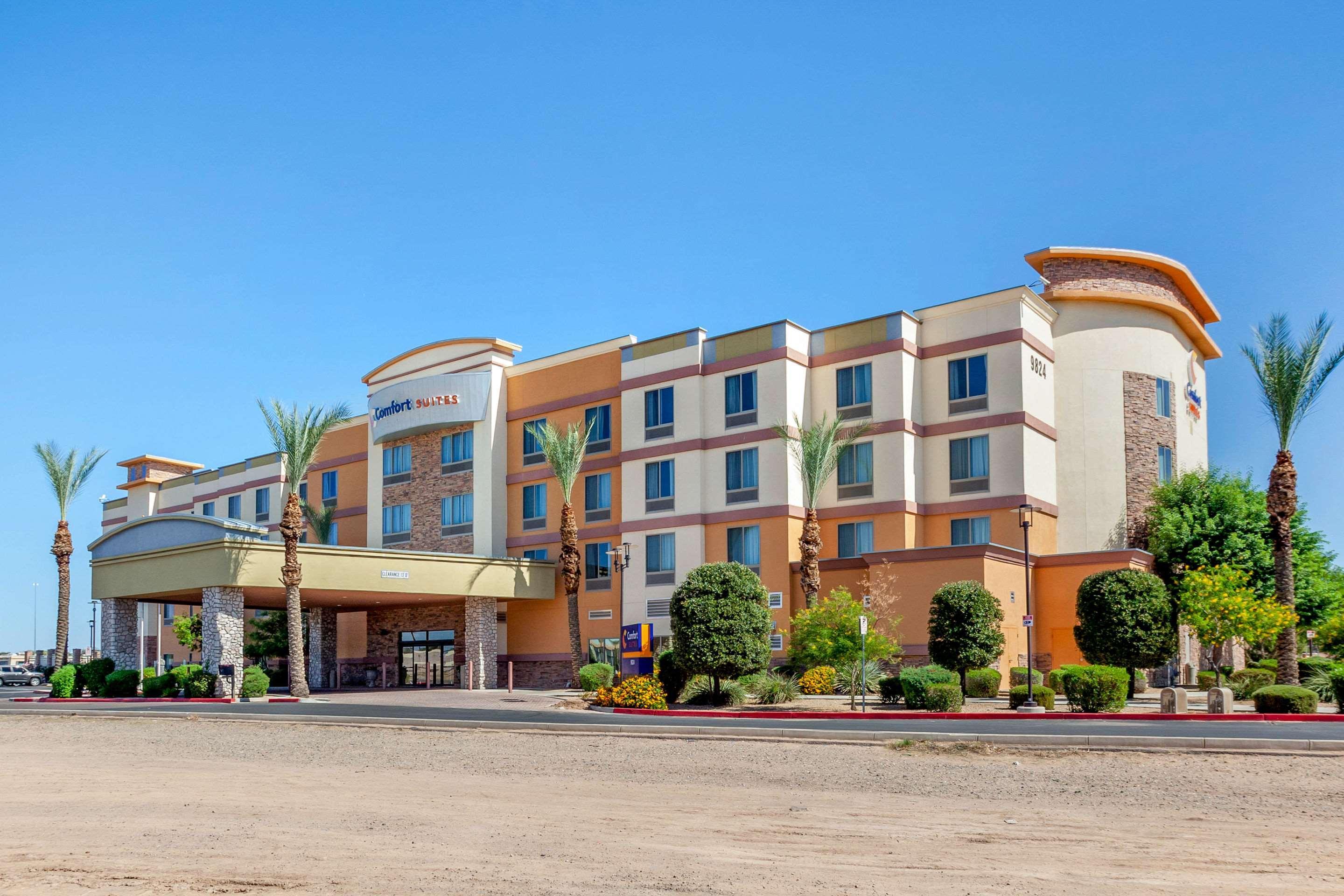 Comfort Suites Glendale - State Farm Stadium Area Exterior photo